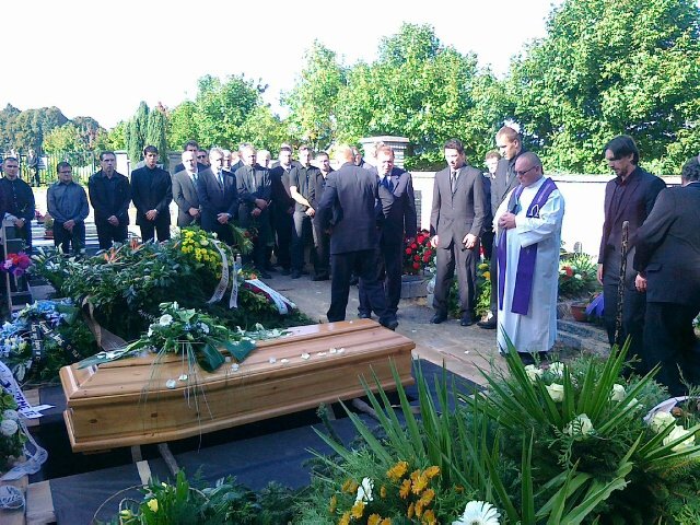 Poslední rozloučení s Josefem Vašíčkem na havlíčkobrodském hřbitově