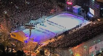 První zápas pod širým nebem v KHL! Rekord z Prahy pokořily Helsinky