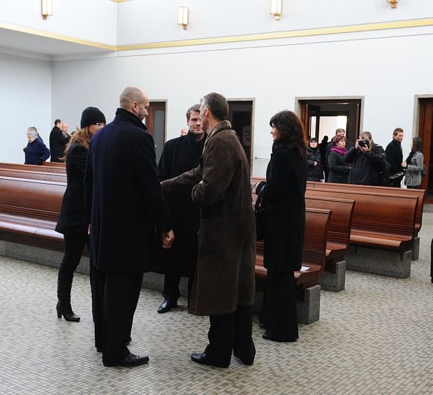 Vůjtek, Varaďa a Hašek na pohřbu Jaromíra Henyše. Vůjtek, Varaďa a Hašek na pohřbu Jaromíra Henyše.