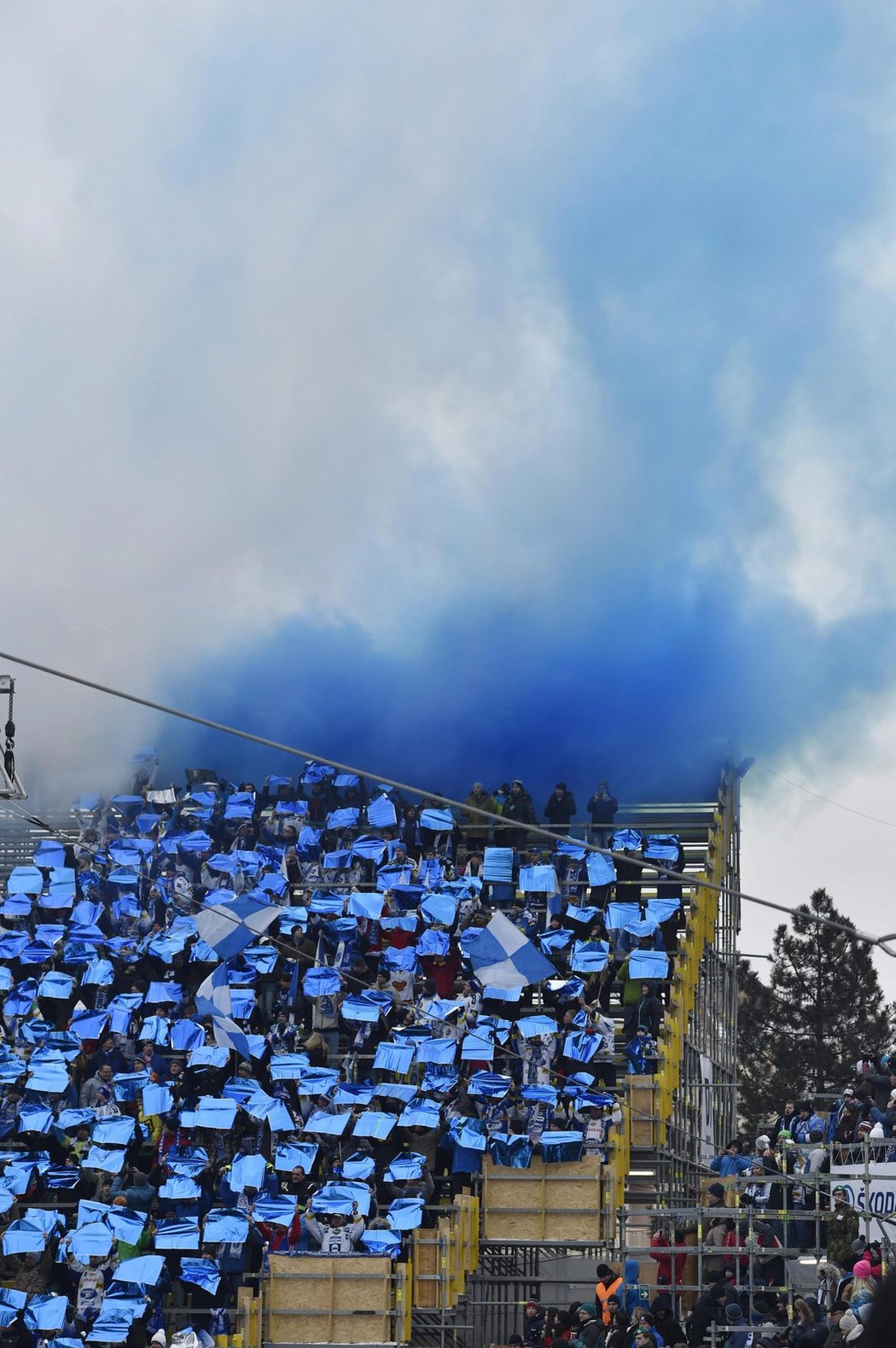 Fanoušci Komety od začátku připravili slušnou atmosféru