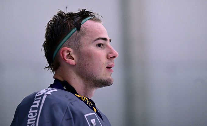Hrabal: Napřed jsem chtěl diplom, teď se soustředím na hokej. Kvůli studiu jsem nejel na repre Hrabal: Napřed jsem chtěl diplom, teď se soustředím na hokej. Kvůli studiu jsem nejel na repre