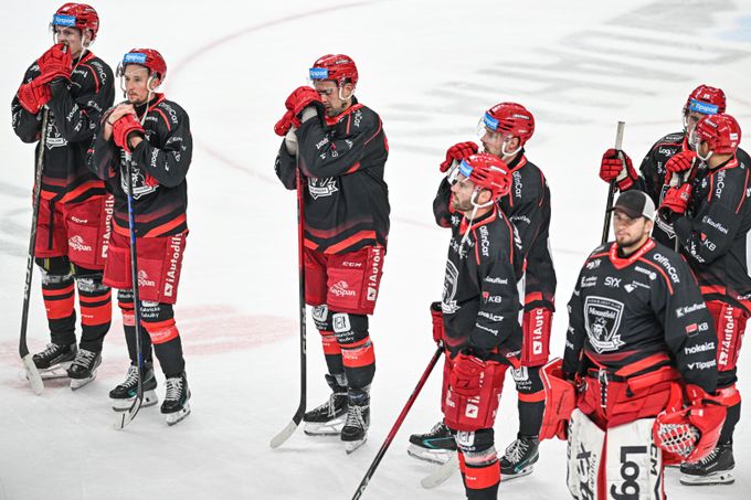 Hradec zahodil vyhrané derby. Že se z nás všichni poprdí? To si nikdo z nás neříkal… Hradec zahodil vyhrané derby. Že se z nás všichni poprdí? To si nikdo z nás neříkal…