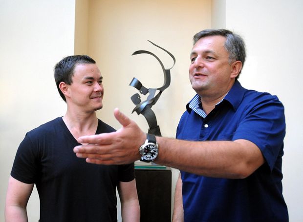 Jiří Hudler (vlevo) s prezidentem Dynama Moskva Michailem Golovkovem Jiří Hudler (vlevo) s prezidentem Dynama Moskva Michailem Golovkovem