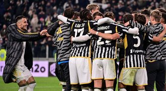 Juventus porazil AS Řím 1:0 a vybrat prvního Interu na dva body