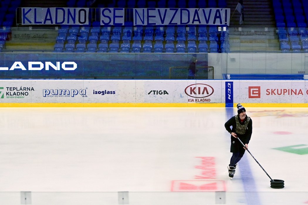 Legendární hokejový útočník Jaromír Jágr stále hraje za Kladno, se kterým se pokouší vrátit do extraligy