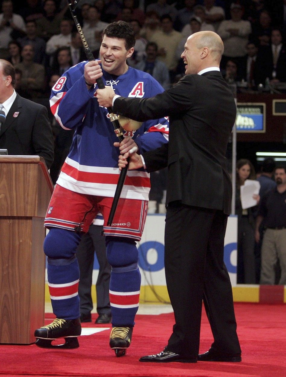 Jaromír Jágr a Mark Messier, dvě legendy hokejové NHL Jaromír Jágr a Mark Messier, dvě legendy hokejové NHL