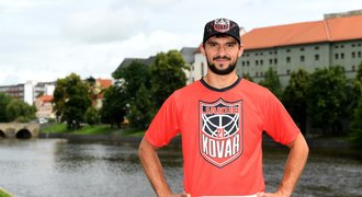 Kováře trápí zranění, končí v Rusku. Vždy budeš vítán, loučí se klub