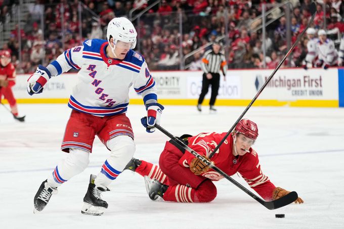 Chmelařův debut v NHL ozdoben bitkou. Rittich padl s Wild, Klapka a spol. bez gólu Chmelařův debut v NHL ozdoben bitkou. Rittich padl s Wild, Klapka a spol. bez gólu