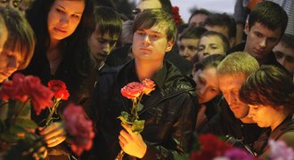 Tisíce fanoušků Jaroslavle přišly uctít památku zesnulých hokejistů