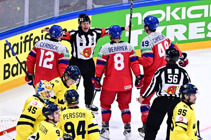 ONLINE: Česko - Švédsko 4:2. Sporný gól! Tentokrát ve prospěch Čechů, trefil se Černoch ONLINE: Česko - Švédsko 4:2. Sporný gól! Tentokrát ve prospěch Čechů, trefil se Černoch