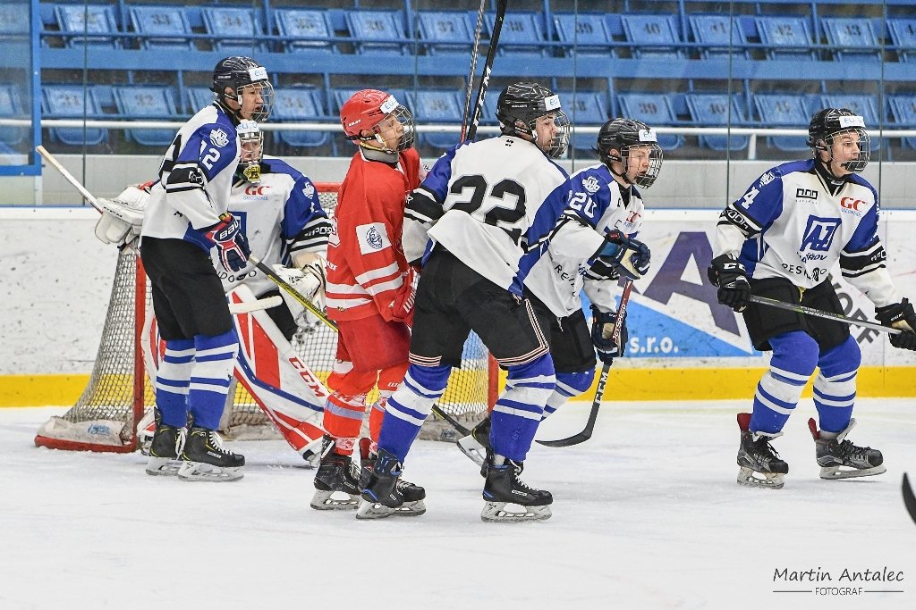 Mladí hokejisté Havířova, kteří jsou jedním z týmů, který je vyřazen z juniorské extraligy