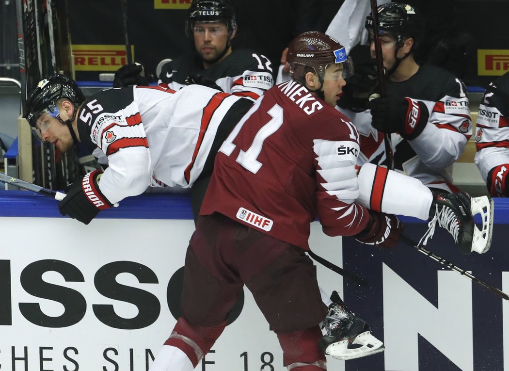 Colton Pareyko zvolil hodně netradiční způsob dostání se na střídačku.