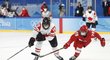 Hokejistky hrály zápas Kanada vs. Rusko v respirátorech