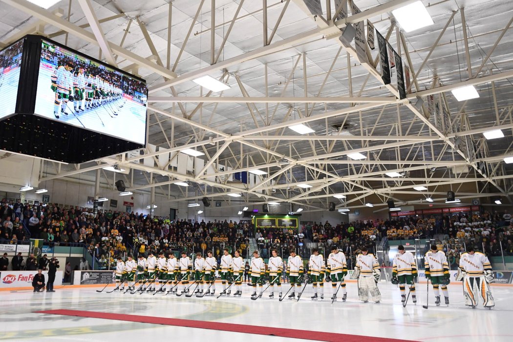 Kanadský tým Humboldt Broncos se vrací k hokeji po dubnové nehodě autobusu