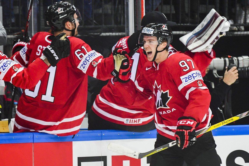 Connor McDavid startoval i na světovém šampionátu v roce 2016 v Petrohradu a Moskvě, kde získal zlato.