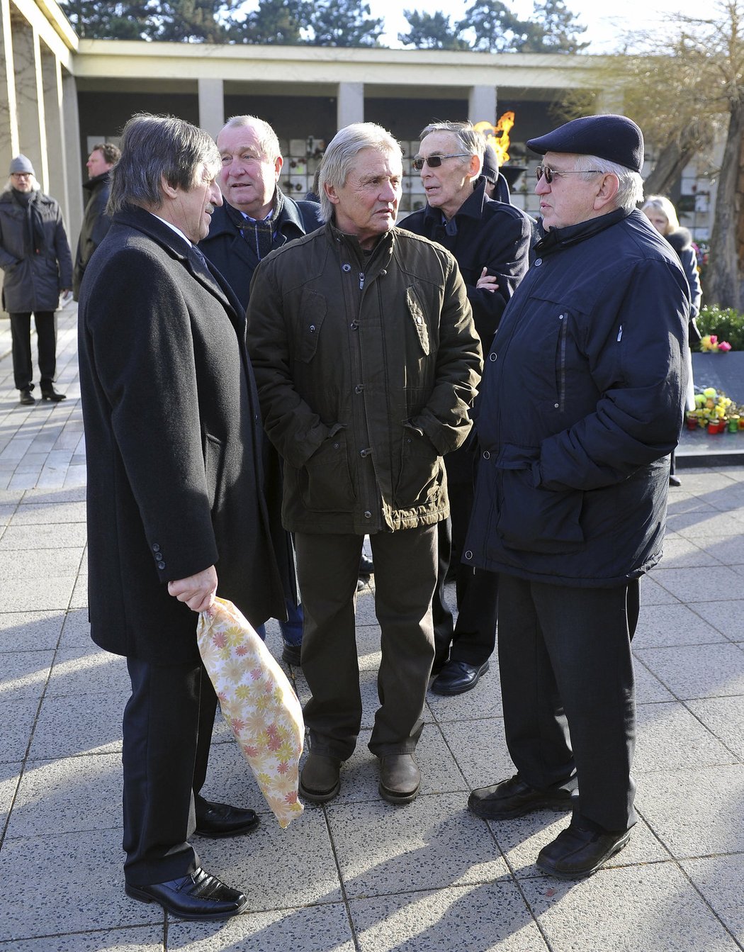 Bohuslav Šťastný, Josef Augusta a Richard Farda na pohřbu Karla Guta
