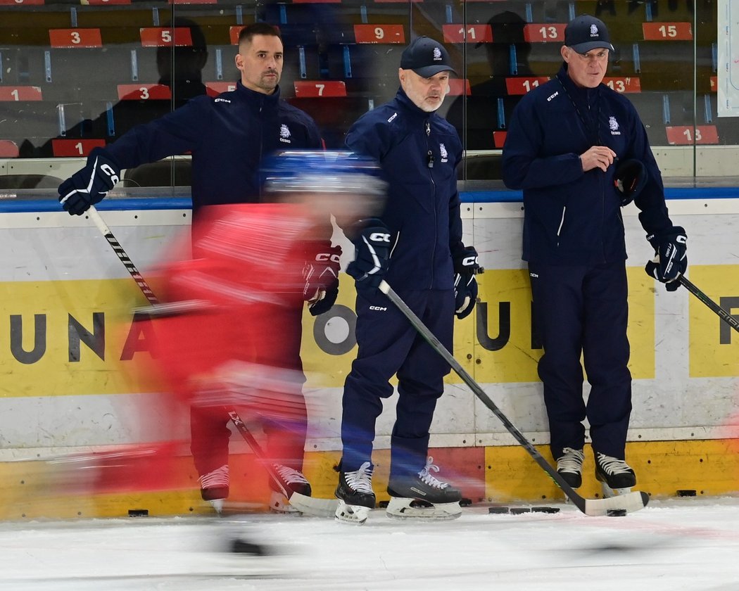 Zleva Tomáš Plekanec, Jiří Kalous a Radim Rulík, trenéři české hokejové reprezentace
