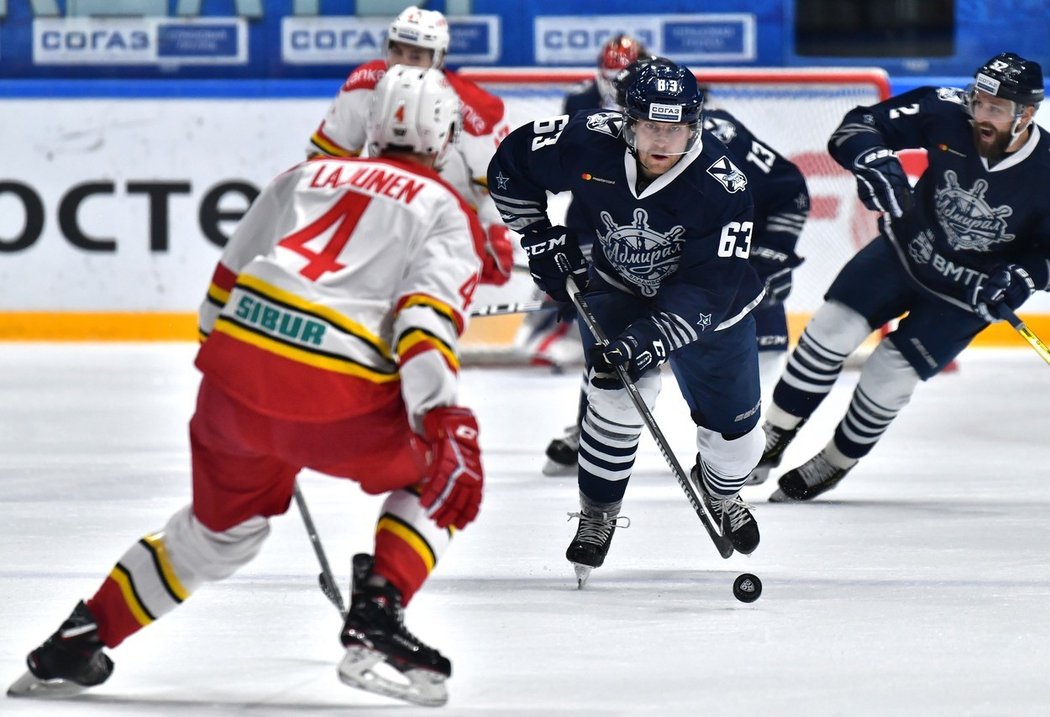 Vojtěch Polák naposledy působil ve Vladivostoku v KHL, do Karlových Varů se vrací po více jak deseti letech