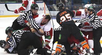 Rváči z Čechova běsnili v Popradu! Hokejoví šílenci nešetřili ani nováčka KHL