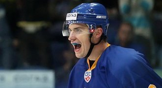 Bulis pomohl gólem a asistencí Čeljabinsku do semifinále KHL