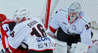 Francouz se dočkal první nuly v KHL a pokazil narozeniny Treťjakovi