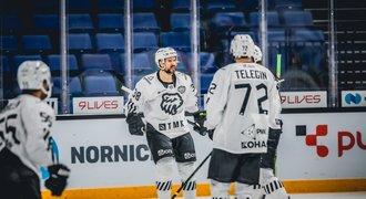 Češi střelecky zářili v KHL. Dvakrát pálil Červený, gól dal Tomášek a Hyka
