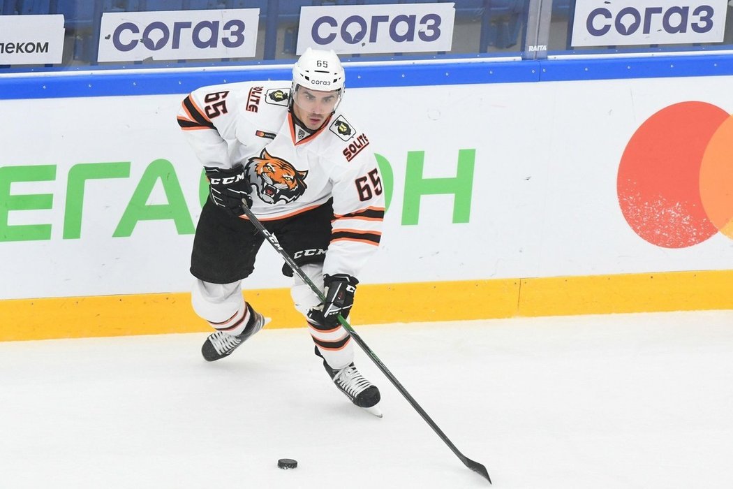 Jednička draftu NHL 2012 Nail Jakupov se v KHL znovu stěhuje. Z Chabarovsku byl vyměněn do Omsku