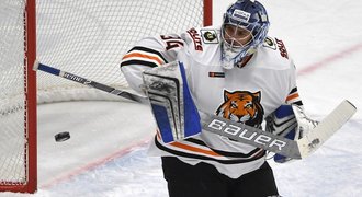 Langhamer vychytal v KHL druhou nulu za sebou, přihrál i na gól