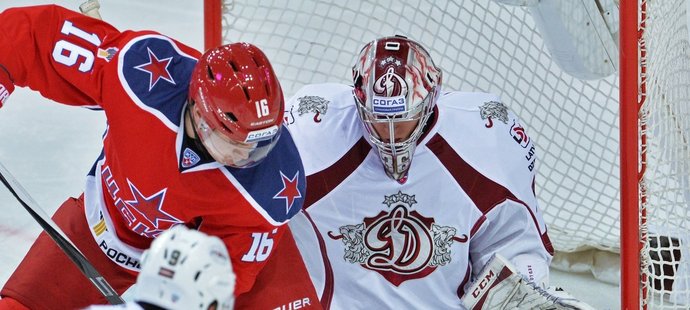 Jakub Sedláček během zápasu KHL proti CSKA Moskva