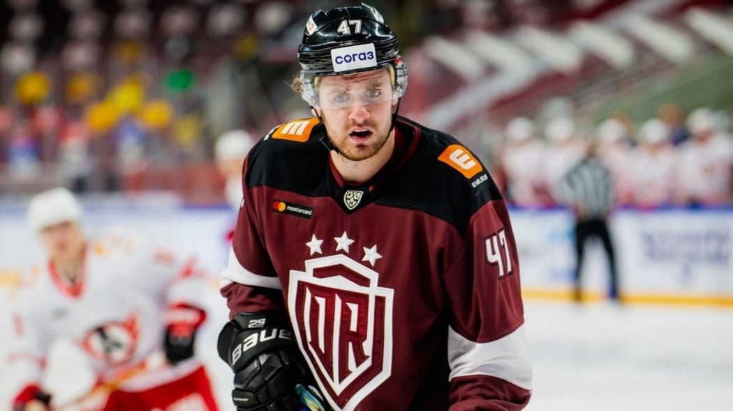 Kanaďan Jordan Murray skončil v Dinamu Riga podle lotyšských médií poté, co měl z šatny Omsku ukrást hokejku Ilji Kovalčuka