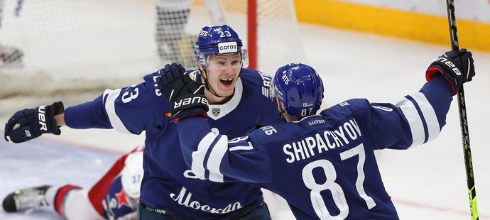 Dmitrij Jaškin ovládl s 38 góly tabulku střelců základní části KHL
