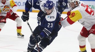 Jaškin je v KHL při chuti, přidal další dva góly. Salák má čisté konto