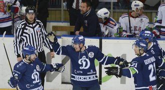 Kvapilův hattrick poslal Dynamo Moskva znovu do finále KHL