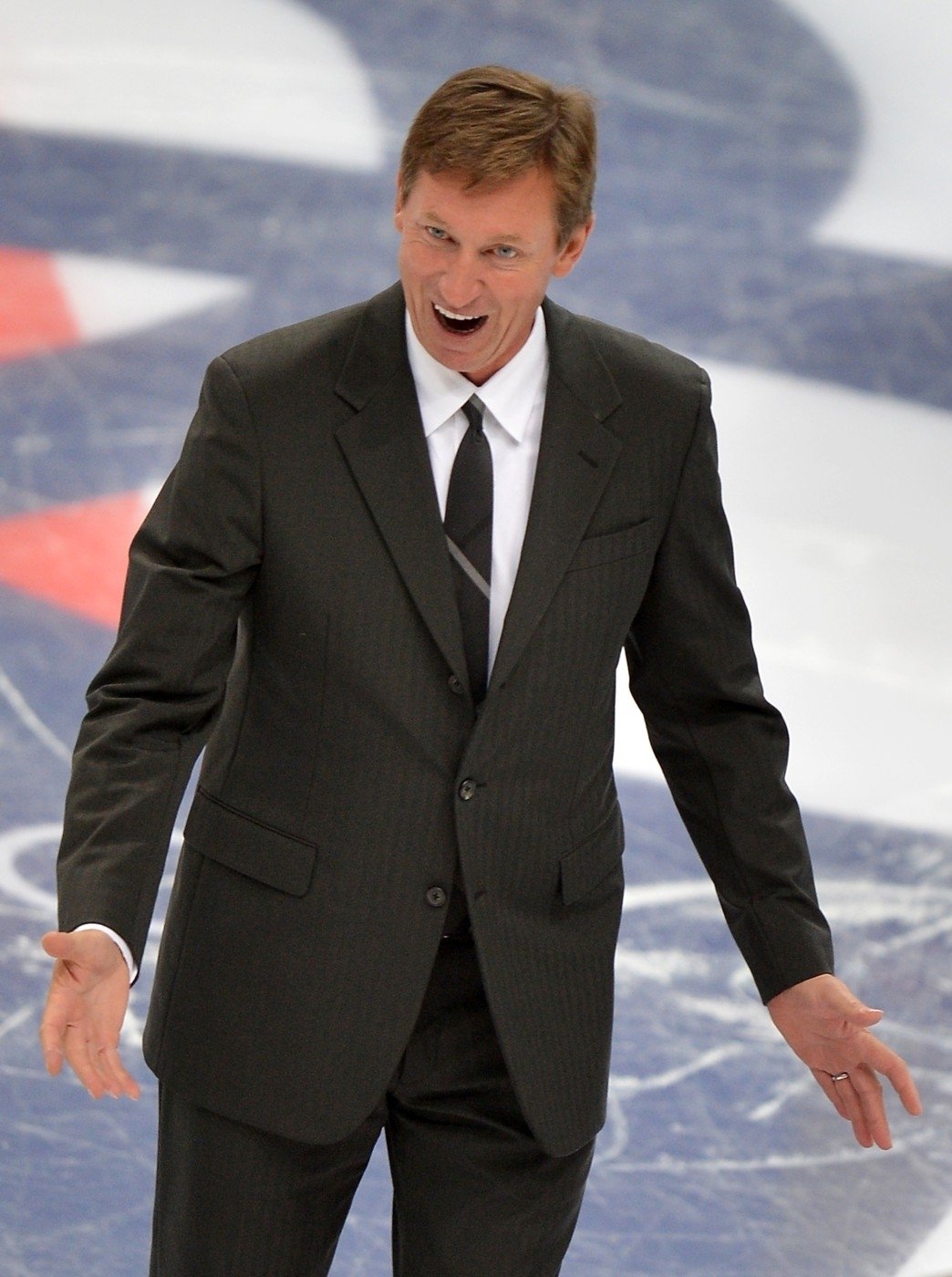 Slavnostního zahájení soutěže se účastnil i samotný Wayne Gretzky.