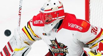 Hrubec podruhé v KHL udržel nulu, Hanzl zazářil třemi body