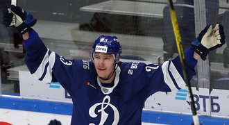 Česká průtrž v KHL! Jaškin znovu řádil, trefil se také Hyka