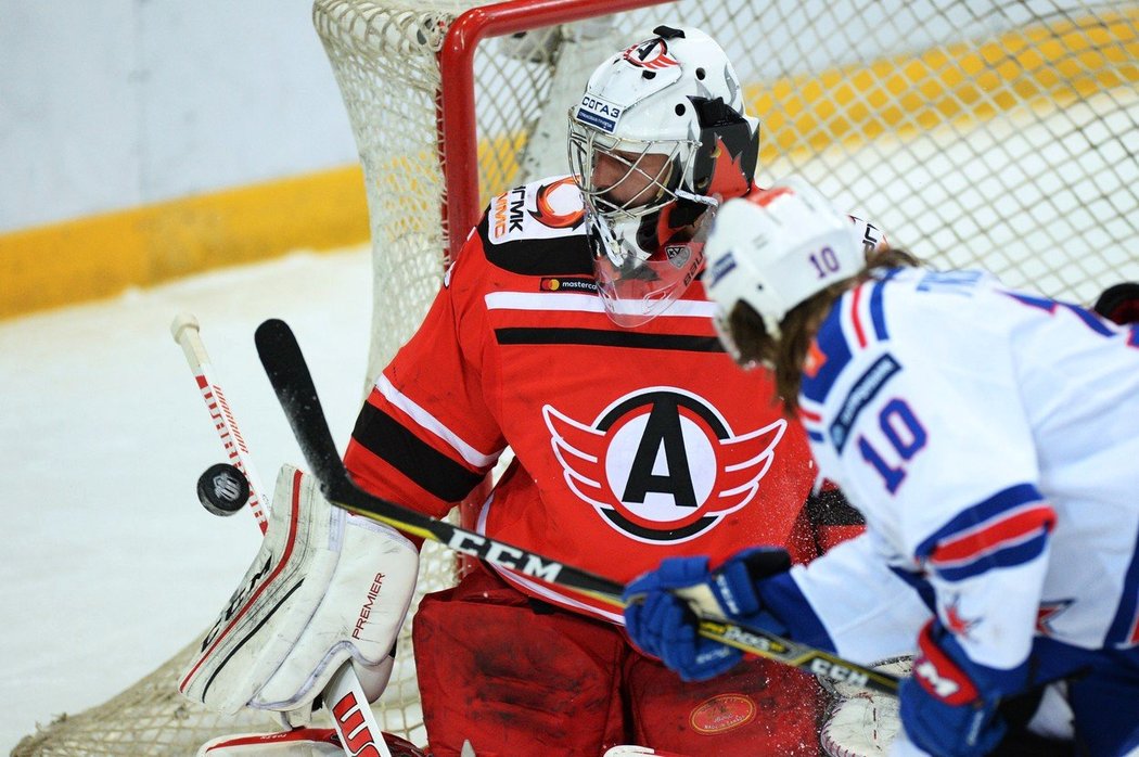 Jakub Kovář inkasoval od lídra KHL třikrát a svému týmu vychytal dva body