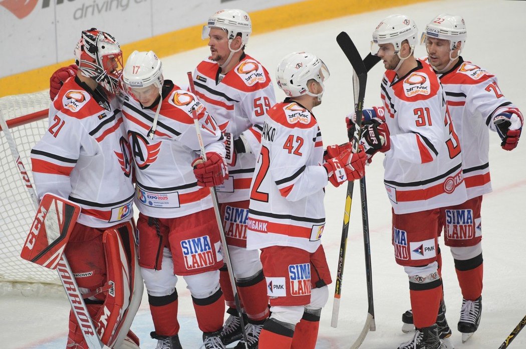 Hokejisté Jekatěrinburgu mají v úvodu sezony KHL výbornou formu, vyhráli všech deset utkání