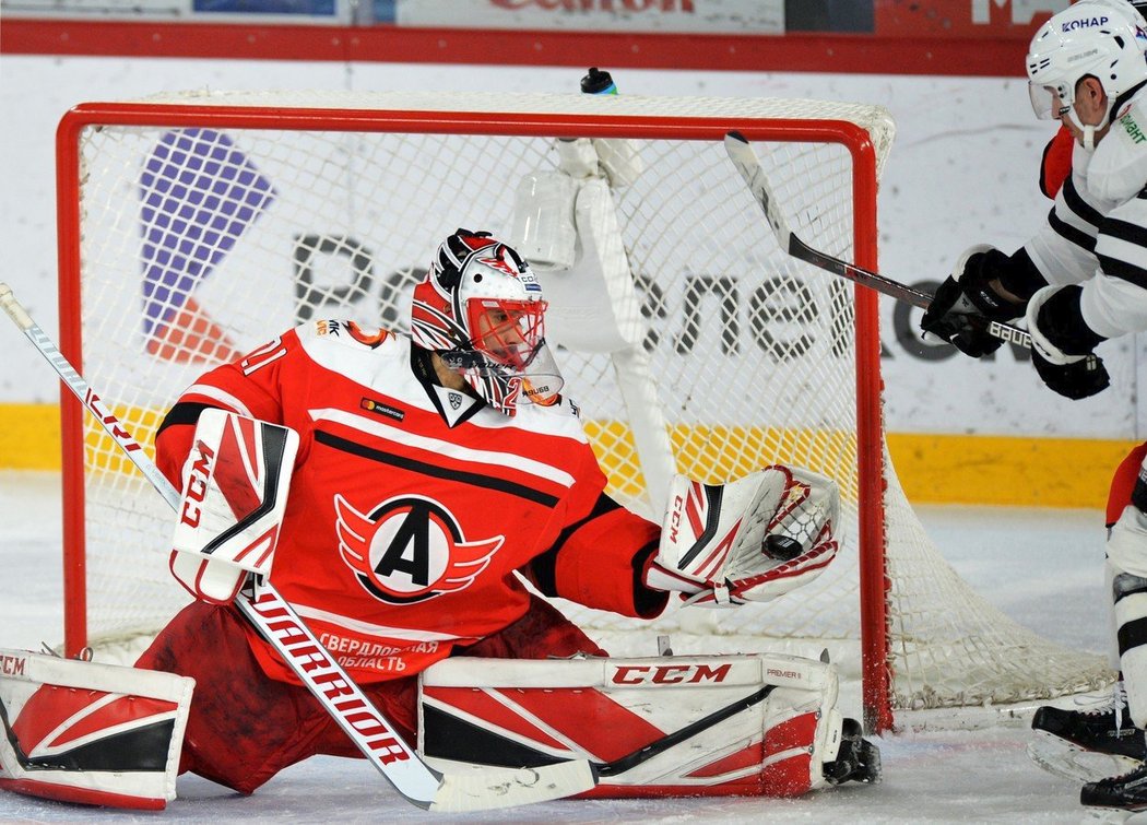 Jakub Kovář má v kapse rekord KHL v počtu vychytaných vítězství během sezony