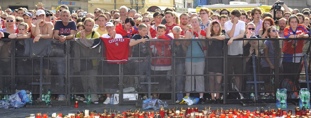 Fanoušci se přišli rozloučit se svými zlatými hochy