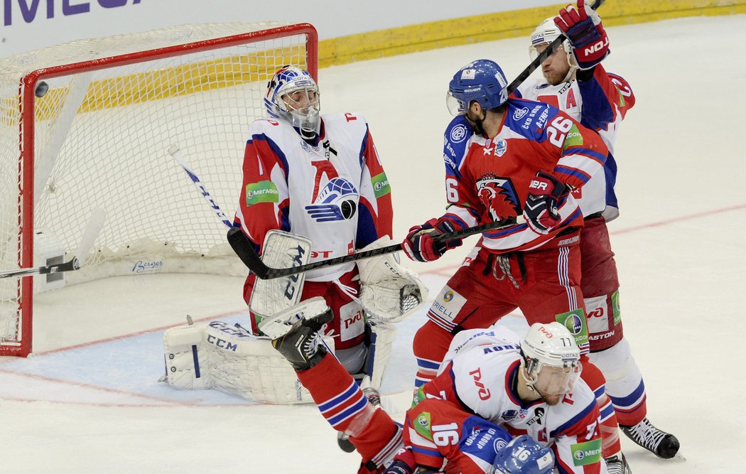 Řepík dává první gól zápasu, který byl v semifinále také tím posledním. Lev totiž postoupil do finále KHL