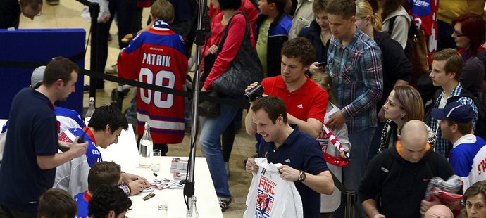 Autogramiáda pražského Lva na závěr stříbrné sezony v KHL