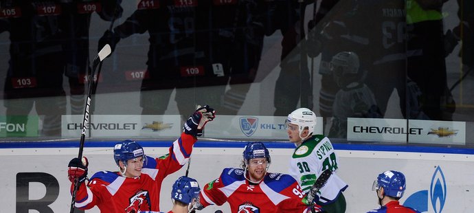 Hokejisté Lva vyhráli na ledě lídra KHL Dynama Moskva