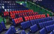 44 sedadel na každém stadionu, kde se v pátek hrála KHL, obsadily šály připomínající leteckou tragédii Lokomotivu Jaroslavl