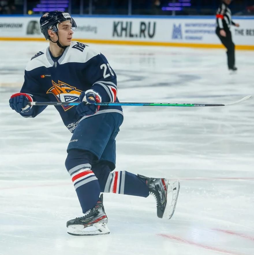 Andrej Mozjakin, syn nejproduktivnějšího hráče KHL Sergeje Mozjakina nastoupil do zápasu se svým otcem