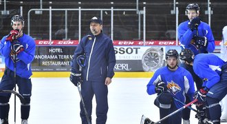Jandačův Magnitogorsk v KHL zabral, Červený vystřelil výhru Slovanu