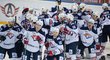 Hokejisté Magnitogorsku oslavují vítězství Gagarinova poháru