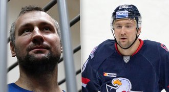 V KHL zářil jen pod Říhou, jinak tropil skandály. Ruský rebel míří za mříže