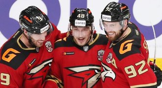 Skvělý Sekáč skolil Ufu. V KHL už pálí Kovalčuk. Zazářil i veterán Dacjuk