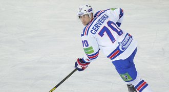 Červenka v KHL září! Třemi body poslal Petrohrad do čtvrtfinále